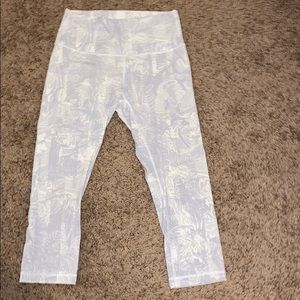 LULULEMON RARE PATTERN WHITE LEGGINGS